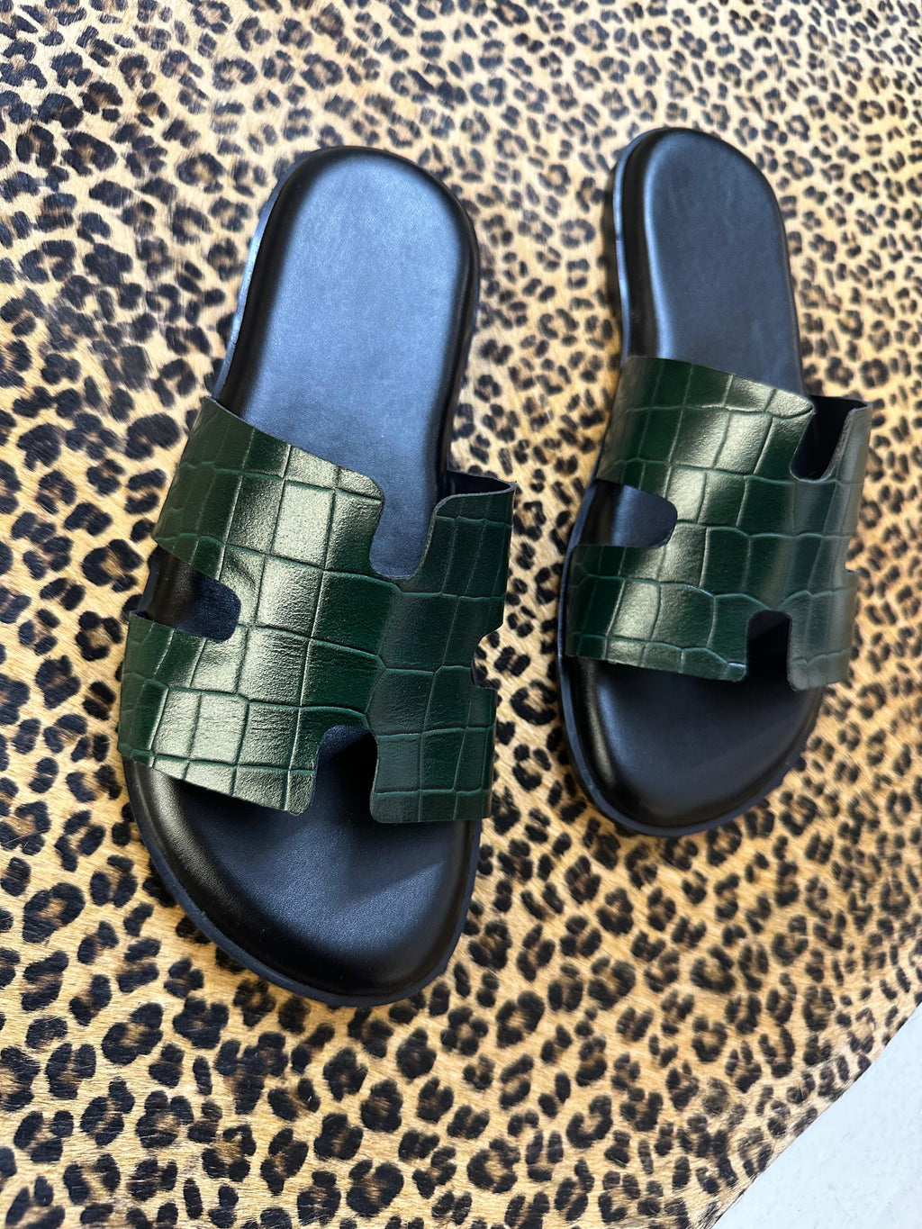 YQ LEATHER CUSTOMISE GREEN CROCO COMFORTO SLIPPERS