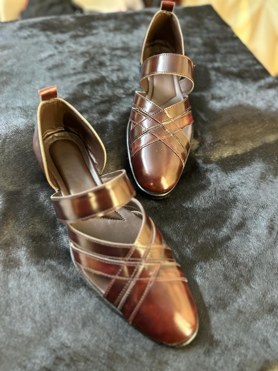 ETHNIC LEATHER SANDALS